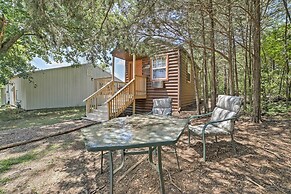 Branson Cabin w/ Deck Near Table Rock Lake!