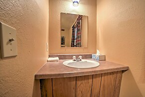 Branson Cabin w/ Deck Near Table Rock Lake!