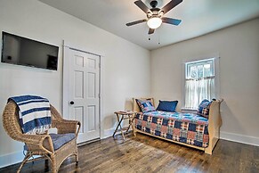 Remodeled Historic Farmhouse ~ 20 Mi to KC!