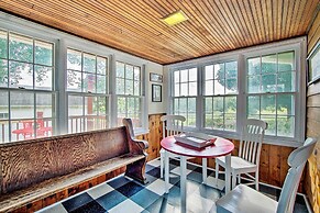 Remodeled Historic Farmhouse ~ 20 Mi to KC!