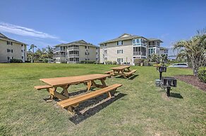 Sunny N Myrtle Condo w/ Pool < 2 Mi to Beach!