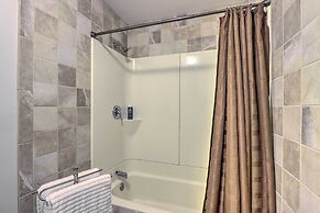 Lakefront Retreat: Prime Osage Beach Location!