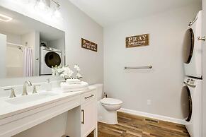 Step-free Home w/ Fire Pit - 3 Miles to Usc!