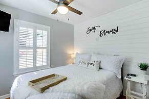 Step-free Home w/ Fire Pit - 3 Miles to Usc!