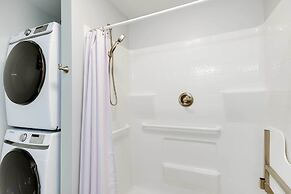 Step-free Home w/ Fire Pit - 3 Miles to Usc!