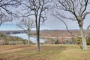 Table Rock Lake Home - Fire Pit & Lake Views!