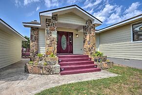 Table Rock Lake Getaway w/ Fire Pit, Deck & Grill!