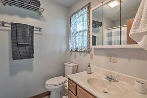 Table Rock Lake Getaway w/ Fire Pit, Deck & Grill!