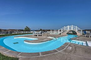 Relax by Pools: Top-floor Lands End Corner Unit