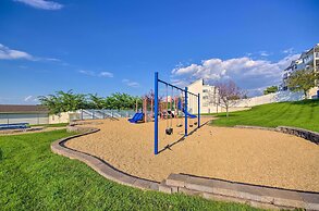 Relax by Pools: Top-floor Lands End Corner Unit