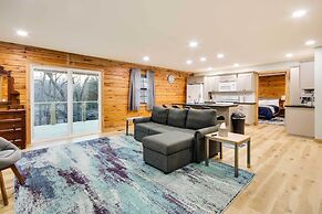 Tranquil Creekside Hideout: Families Welcome!