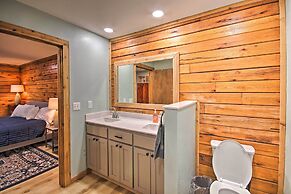 Tranquil Creekside Hideout: Families Welcome!