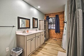 Tranquil Creekside Hideout: Families Welcome!