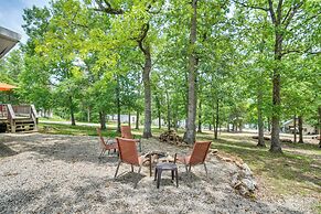 Bull Shoals Lake Home w/ Porch - Steps to Water!