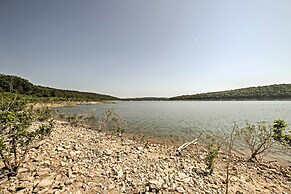 Bull Shoals Lake Home w/ Porch - Steps to Water!