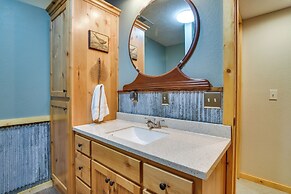 Bull Shoals Lake Home w/ Porch - Steps to Water!