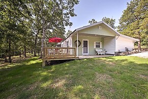 Bull Shoals Lake Home w/ Porch - Steps to Water!