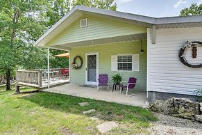Bull Shoals Lake Home w/ Porch - Steps to Water!