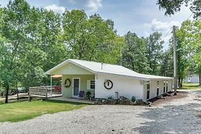 Bull Shoals Lake Home w/ Porch - Steps to Water!