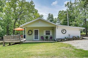 Bull Shoals Lake Home w/ Porch - Steps to Water!