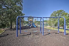 2 Mi to Silver Dollar City: Branson Resort Condo