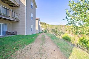 5 Mi to Marvel Cave: Ground-level Branson Apt!