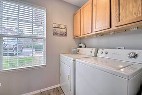 5 Mi to Marvel Cave: Ground-level Branson Apt!