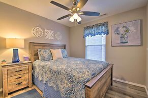 5 Mi to Marvel Cave: Ground-level Branson Apt!