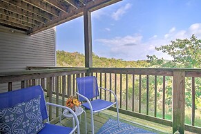 5 Mi to Marvel Cave: Ground-level Branson Apt!