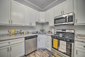 9 Mi to Dtwn: Vibrant St Louis Home!