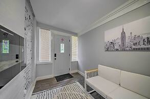 9 Mi to Dtwn: Vibrant St Louis Home!