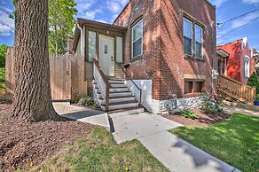 9 Mi to Dtwn: Vibrant St Louis Home!