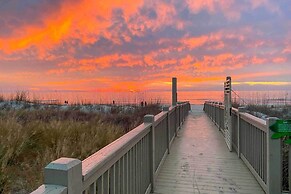 Lagoon & Fountain Views: Villa in Palmetto Dunes