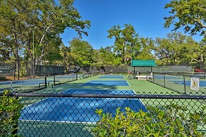 Lagoon & Fountain Views: Villa in Palmetto Dunes