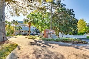 Lagoon & Fountain Views: Villa in Palmetto Dunes