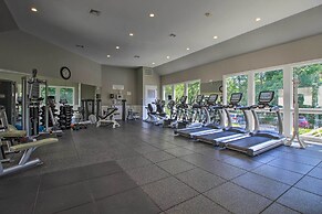 Lagoon & Fountain Views: Villa in Palmetto Dunes