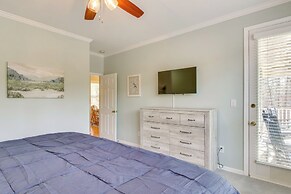 Lakefront Mccormick Gem: Deck & Golf Course Views