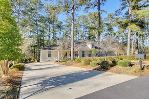 Lakefront Mccormick Gem: Deck & Golf Course Views