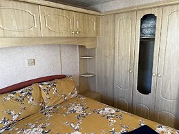 2 Bedroom Sleeps 6 Caravan Manor Park Hunstanton