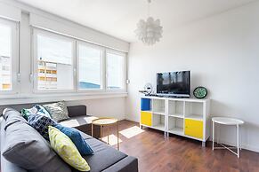 Comfortable apt With Great City and sea View