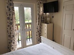 Cosy 3 Bed Lodge on 35 Acre Holiday Estate