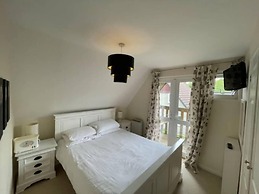 Cosy 3 Bed Lodge on 35 Acre Holiday Estate