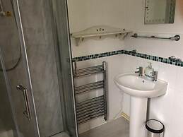 Cosy 3 Bed Lodge on 35 Acre Holiday Estate