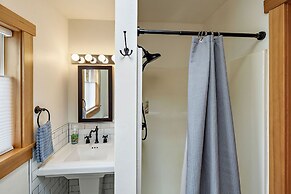 The Mountain Ave House by WanderLodges