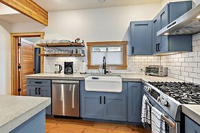 The Mountain Ave House by WanderLodges