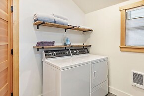 The Mountain Ave House by WanderLodges