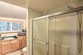 Owls Nest Studio w/ Hot Tub: Hike Nearby!