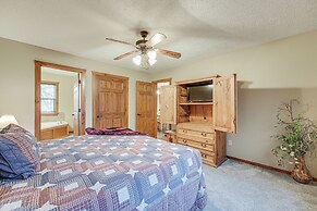 Branson Resort Getaway - Near Branson Strip!