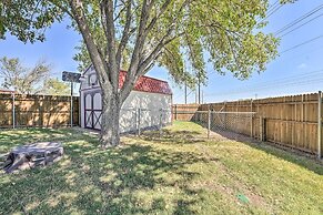 Abilene Home W/bbq & Pvt Yard, 1 Mi to Acu!