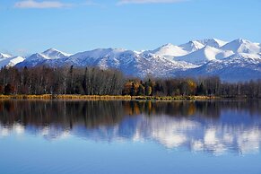 Alluring Anchorage Apt - Walk to Coastal Trl!